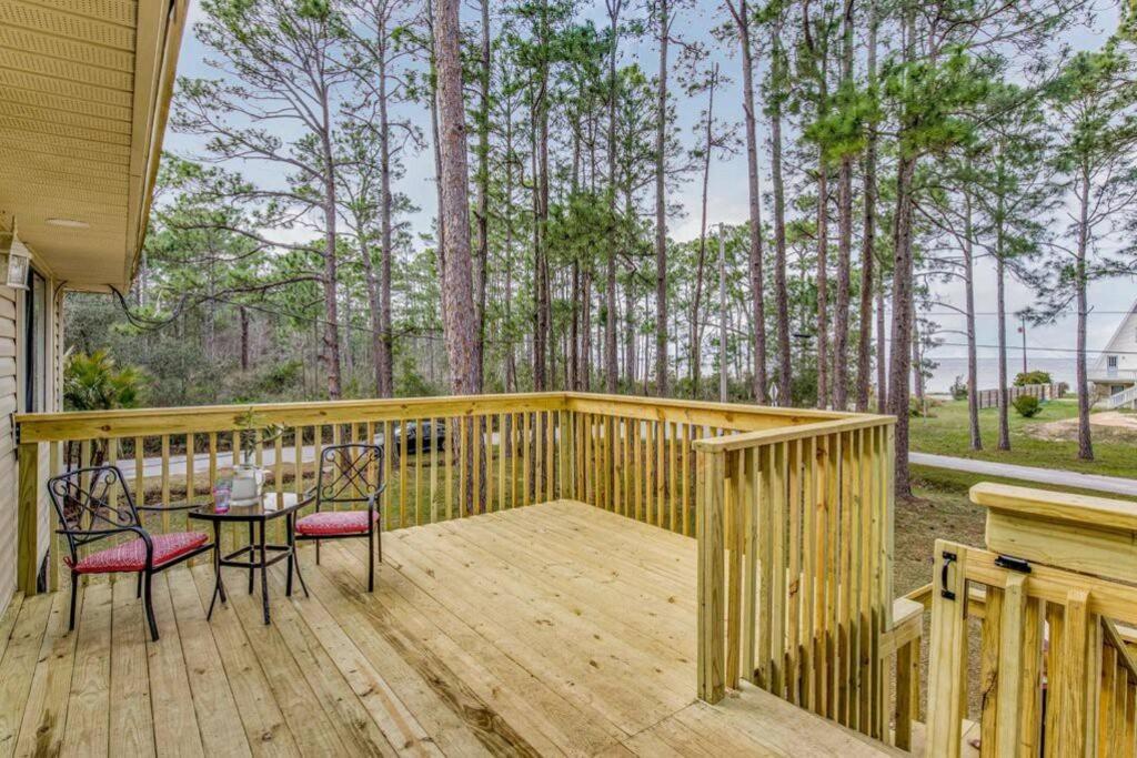 ガルフブリーズ Woodsy Retreat, Steps To Bay - Hot Tub!ヴィラ エクステリア 写真